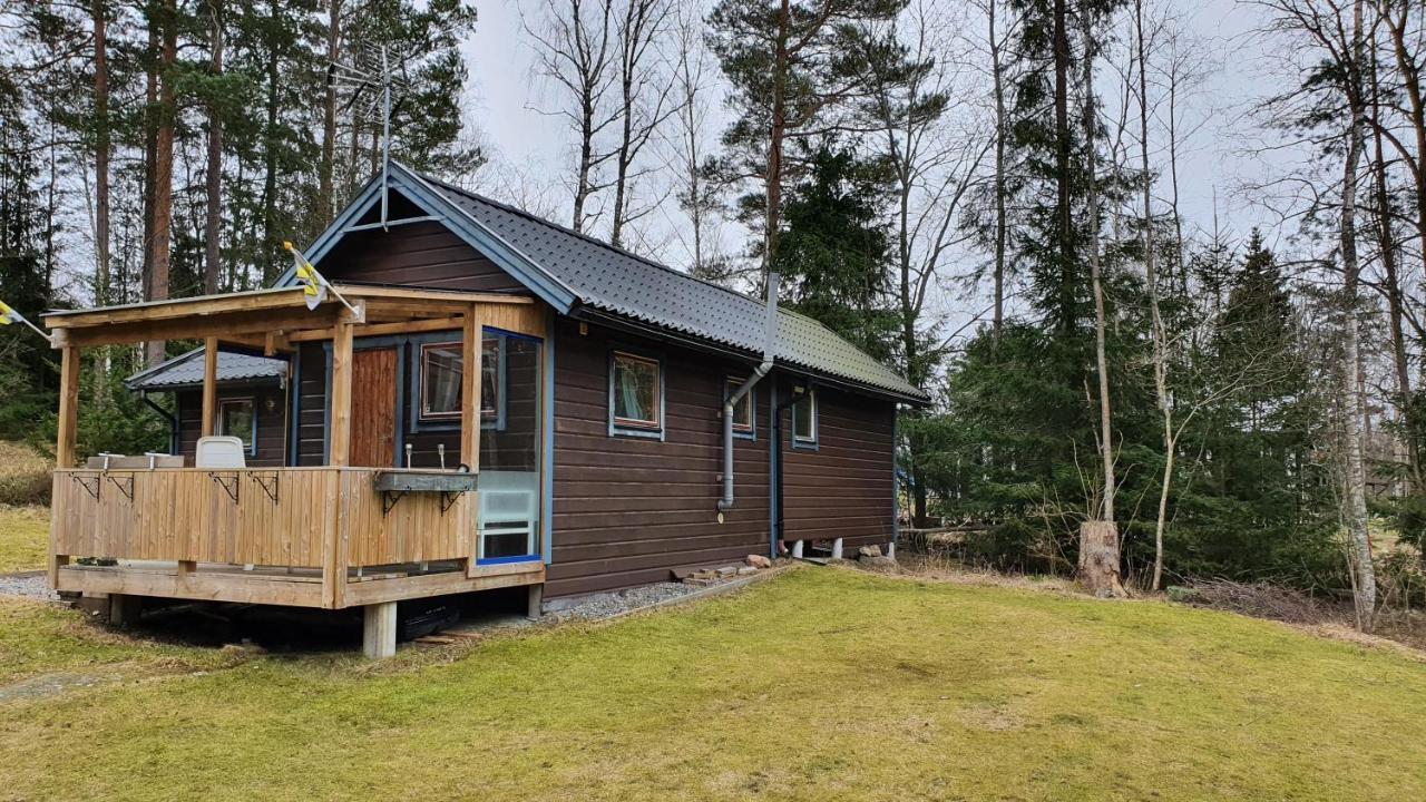 Fritidshus Rostockvaegen 40B - Guest House - Bring Own Bed Sheets Norrtalje Exterior photo