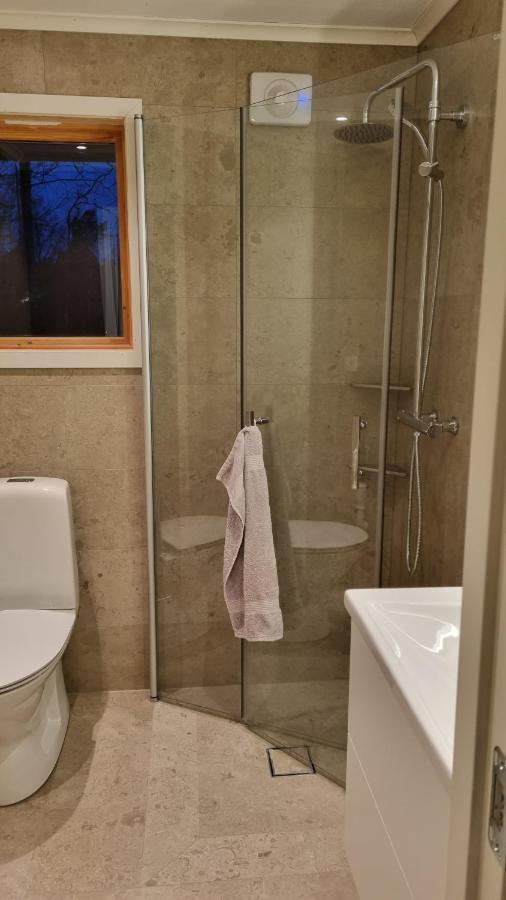 Fritidshus Rostockvaegen 40B - Guest House - Bring Own Bed Sheets Norrtalje Exterior photo